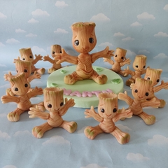 Combo 10 souvenirs y adorno de torta Groot en internet