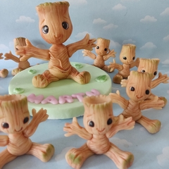 Combo 10 souvenirs y adorno de torta Groot