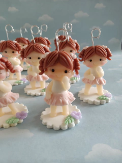 Souvenirs 10 Angelitas Bautismo primer añito Porcelana Fria - comprar online