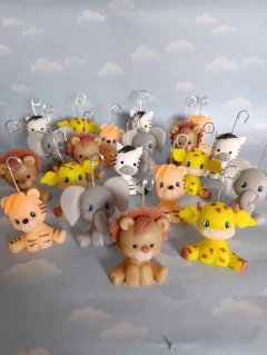 Imagen de Souvenirs 20 Buhos Ositos Jirafas Animalitos Porcelana Fria.