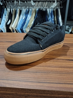 Tênis Qix Alan Mesquita - Preto/Gum - comprar online
