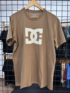 Camiseta DC Star Marrom