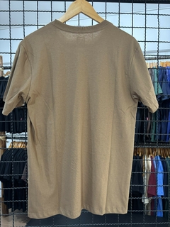 Camiseta DC Star Marrom - comprar online