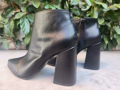 Imagen de BOTA CAPITAL