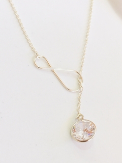 COLLAR CORBATERO INFINITO