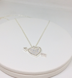 COLLAR CORAZON Y FLECHA en internet