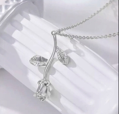 COLLAR ROSA SILVER