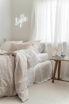 Imagen de Cubre sommier de lienzo off white para cams King de 1,80x2,00