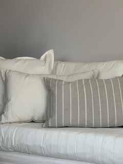 Almohadon en tela tejida gris 40x60 con relleno - comprar online