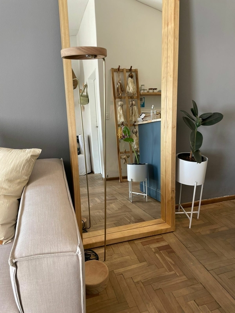 Lampara de pie concave