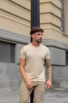 Camiseta Jamie BEGE - M. ARTT na internet
