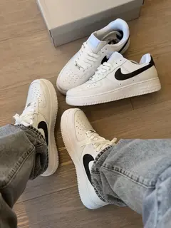 AIR FORCE 1 - BRANCO/PRETO na internet
