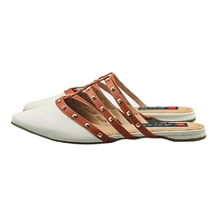 Mule Bico Fino Spike Detalhes Tiras Off White - Love Shoes Calçados Femininos