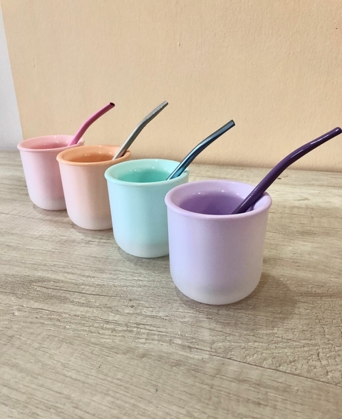 MATE PLÁSTICO TRASLUCIDO