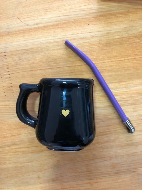 MATE DE CERAMICA NEGRO CORAZÓN