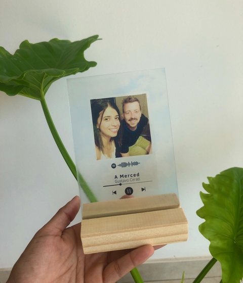 CUADRITO ACRILICO PERSONALIZADO BASE MADERA