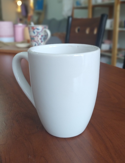 TAZA BLANCA BOMBÉ