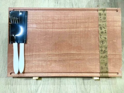 TABLA DE MADERA CON CUBIERTOS
