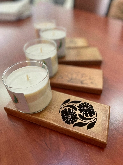 VELA CON BASE MADERA