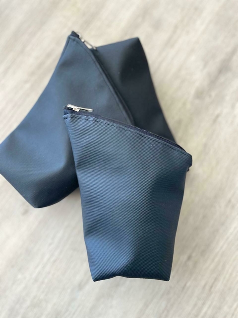 YERBERA DE ECOCUERO NEGRA