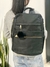 MOCHILA BOLSO CIERRE OCULTO CON POMPON NEGRO - tienda online