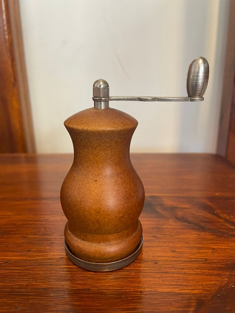 Molinillo de Nuez Moscada Bajo M.A