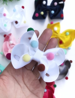 Laço Bella P com Pompom colorido sortido - loja online
