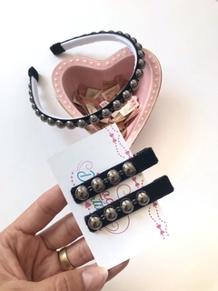 Tiara ou Hair Clips Veludo + Correntaria na internet