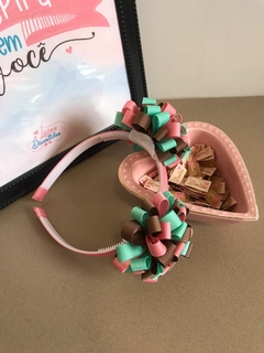 Tiara de Pompom de Fita na internet
