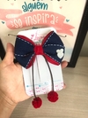 Lacinho Cruzado com pompom - Volta ás aulas