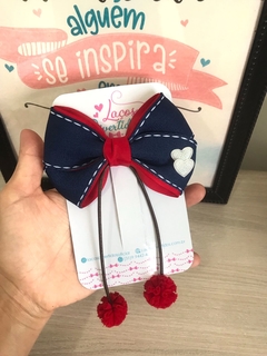 Lacinho Cruzado com pompom - Volta ás aulas