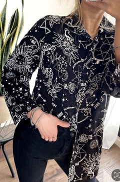 Camisa Esotérica Negra en internet