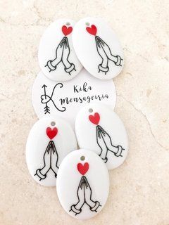 Pingente em porcelana “Homenagem a Santa Dulce dos Podres” na internet