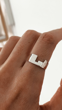 ANILLO SELLO INICIAL L PLATA 925