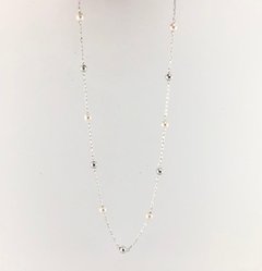Cl 0023-1 : Colar semijóia, comprido, ródio branco com pérolas. Tamanho: 70cm.