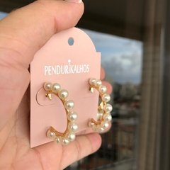 Br 0229-1: Argola pérolas, banho ouro.