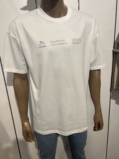 Remera Moonfort Over Embrace