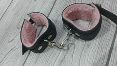 ESPOSAS CON PELUCHE ROSA Y MOSQUETÓN CHICAS - comprar online
