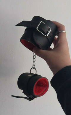 ESPOSAS CON PELUCHE ROJO Y CADENA