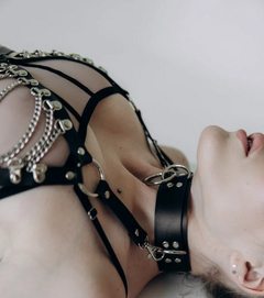 ARNES PECHERA CON CADENAS MÁS CHOKER (TALLE L) - tienda online