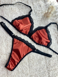 CONJUNTO DE SATÉN ROJO - TALLE 85