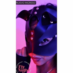 MASCARA CON DETALLES DE CUERINA ARMADA -FLYNIGHT