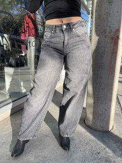Baggy gris tiro medio costuras