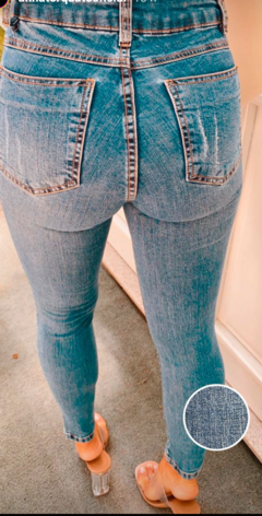 Calças Jeans Rasgos na internet