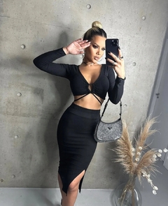 Conjunto saia e cropped de amarrar canelado