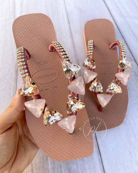 Square triangular rosa crocus