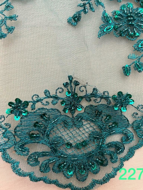 Tul bordado - CORTE: 1.20 mts x 0.25 mts