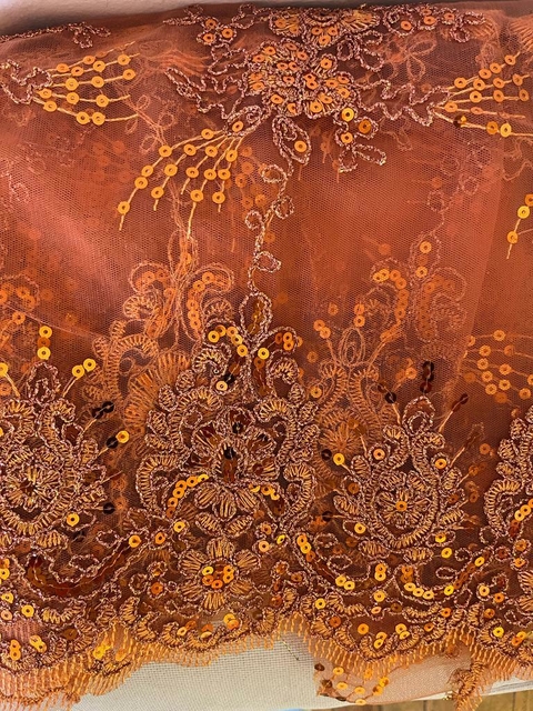 Tul bordado con piedras- CORTE: 1.20 mts x 0.60 mts