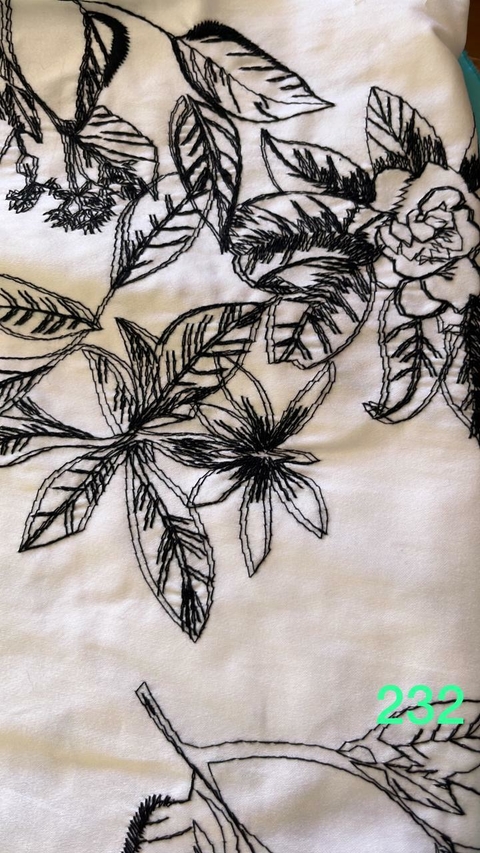 Lino bordado - CORTE: 1 mts x 0.50 mts