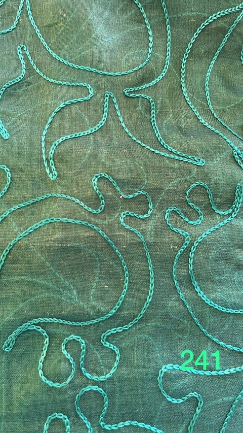 Organza bordada - CORTE: 0.60 mts x 1.10 mts